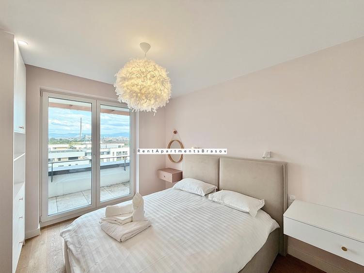 Apartament cu 4 camere decomandat în Tractorul