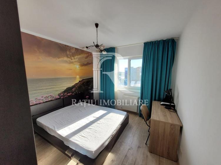 Apartament cu 3 camere decomandat, mobilat în Central