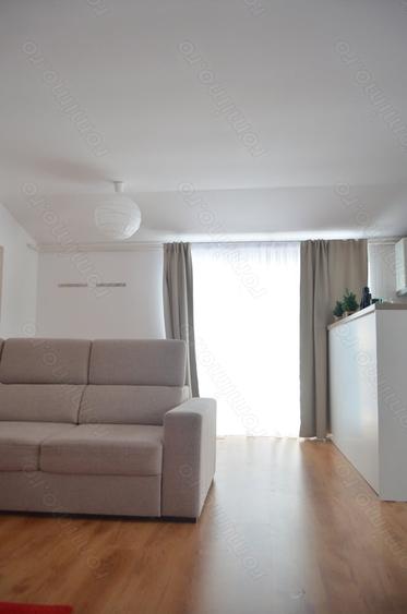Apartament cu 3 camere decomandat în Poiana Țapului