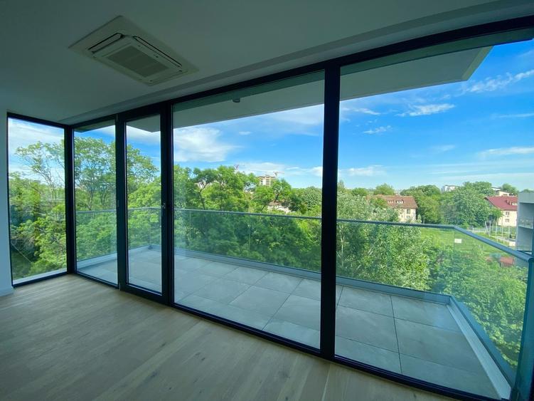 Apartament cu 3 camere decomandat în Floreasca
