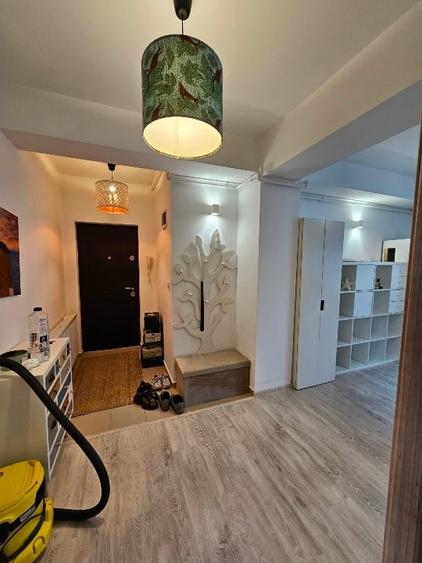 Apartament cu 2 camere nedecomandat, mobilat în Mihai Bravu
