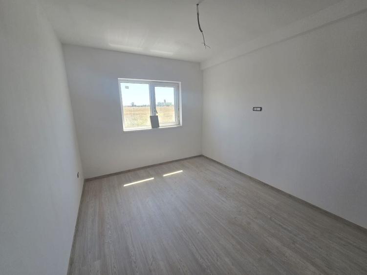 Duplex cu 5 camere cu Canalizare în Giroc