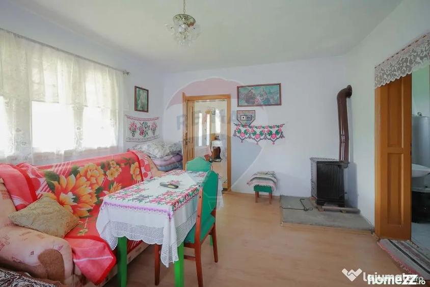 Casă cu 5 camere cu Teren 55706 Mp în Valea Târnei