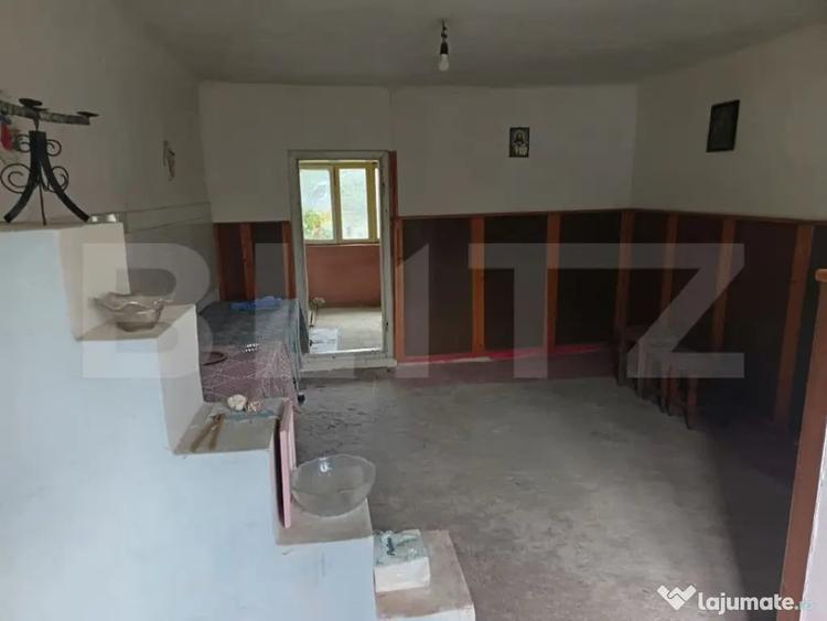 Casă cu 8 camere cu Teren 2000 Mp în Măgurele