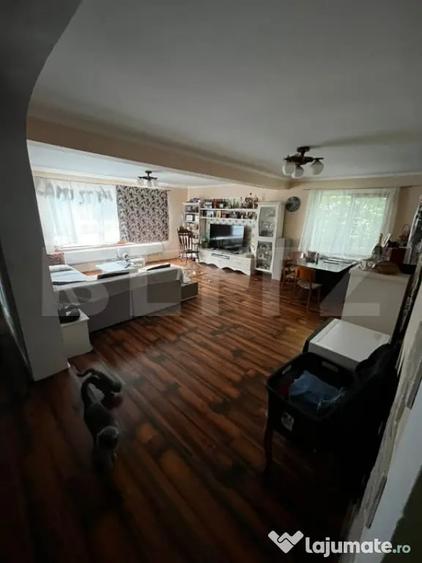 Casă cu 4 camere cu Teren 1500 Mp în Central