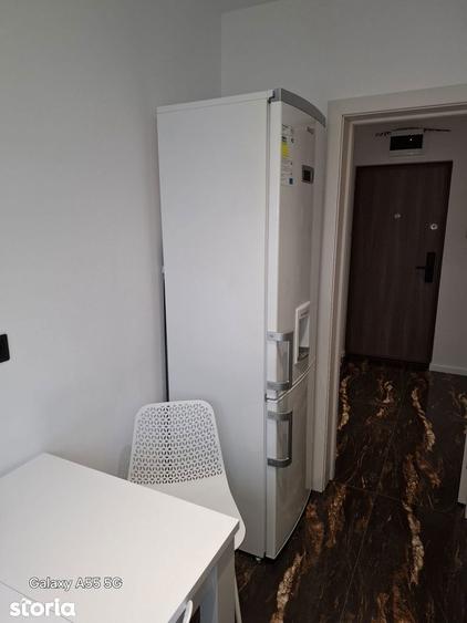 Apartament cu 2 camere semidecomandat în Centrul Civic