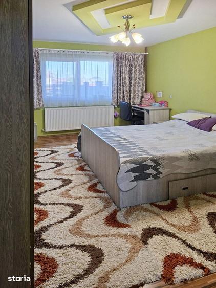 Casă cu 5 camere decomandat cu Teren 780 Mp în Săcălaz