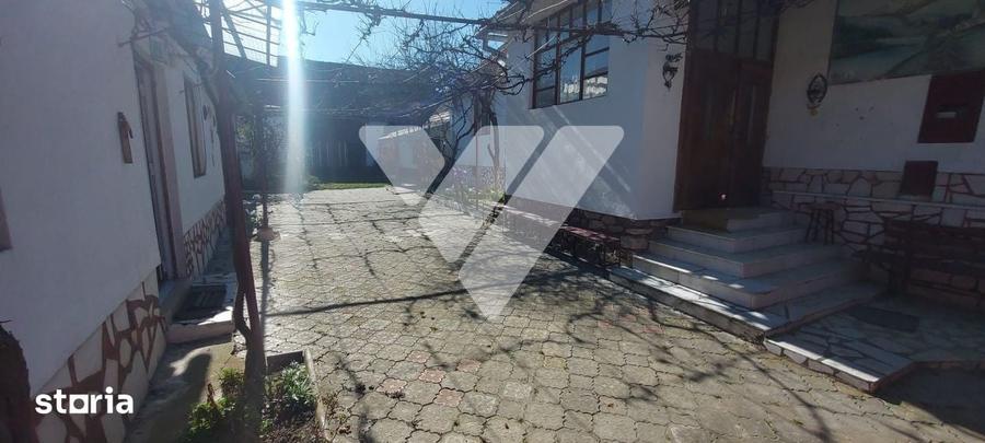 Casă cu 6 camere cu Teren 2109 Mp în Slimnic
