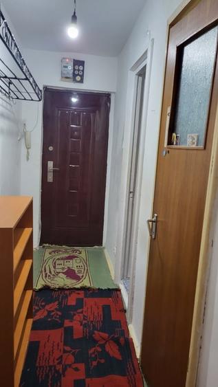 Apartament cu 2 camere decomandat în Valea Ialomiței