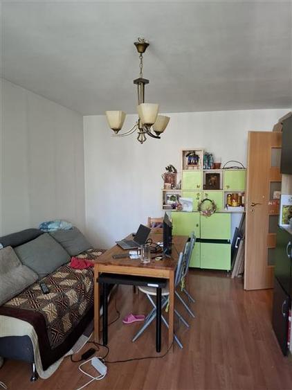 Apartament cu 3 camere decomandat în Dristor