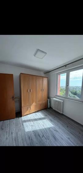 Apartament cu 2 camere semidecomandat, mobilat în Rahova