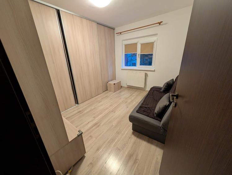 Apartament cu 3 camere decomandat, mobilat în 13 Septembrie