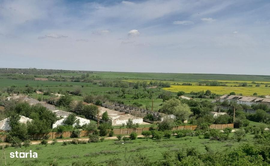 Teren de 84179 mp, în Izvoru