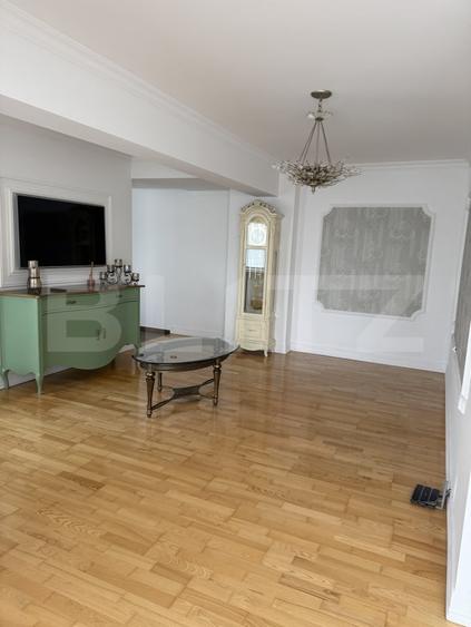 Apartament cu 4 camere semidecomandat, mobilat în George Enescu