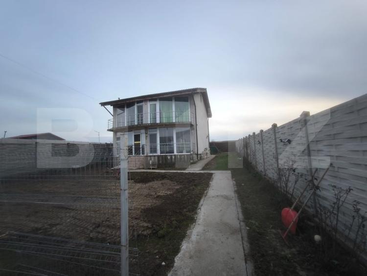 Casă individuală cu 4 camere cu Canalizare în Exterior Est
