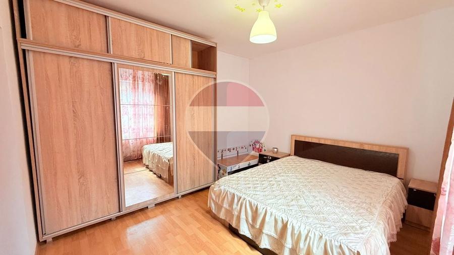 Casă individuală cu 4 camere cu Teren 428 Mp în Central