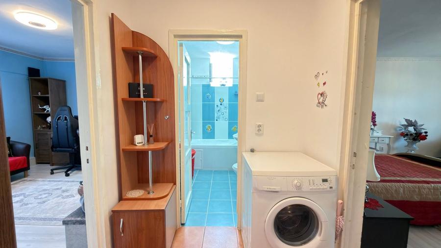 Apartament cu 2 camere decomandat, mobilat în Central