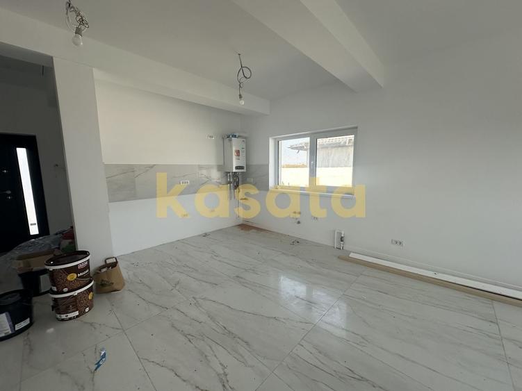 Casă individuală cu 3 camere cu Canalizare în Bâcu