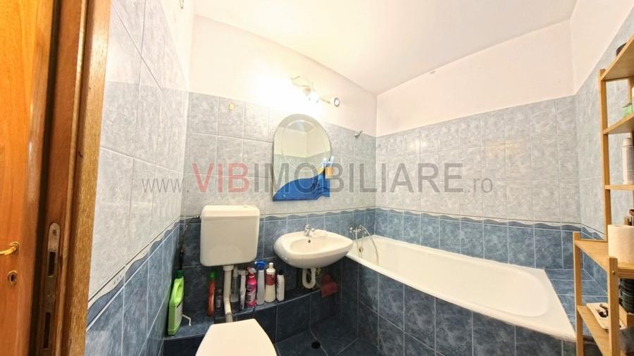 Apartament cu 2 camere semidecomandat în Tei