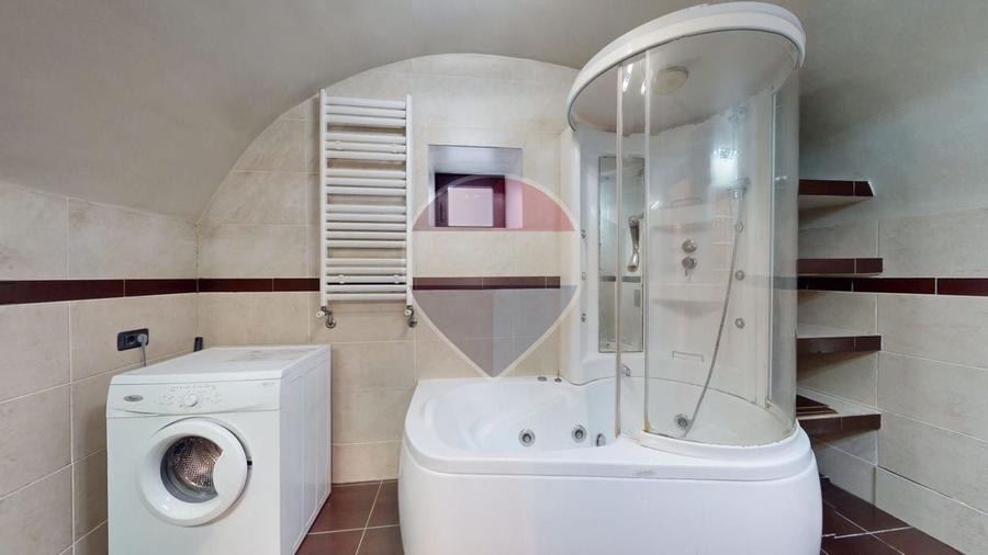 Apartament cu 2 camere semidecomandat, mobilat în Centrul Istoric