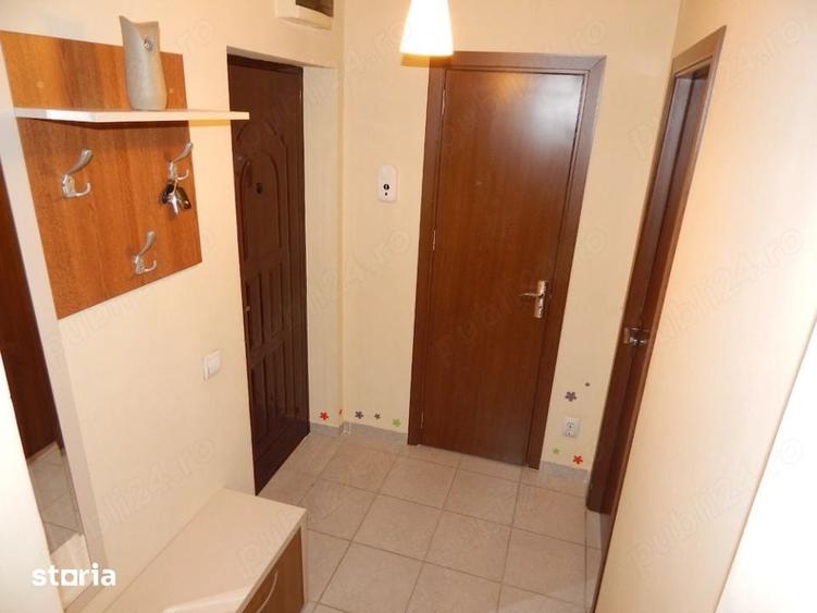 Apartament cu 2 camere semidecomandat în Berceni