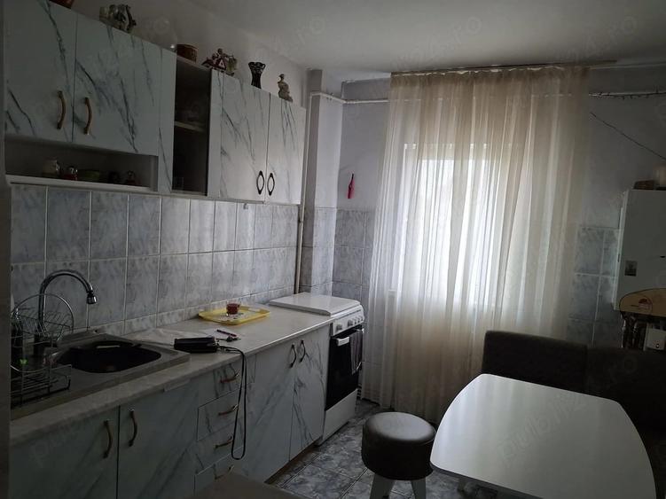 Apartament cu 2 camere decomandat în Valea Aurie