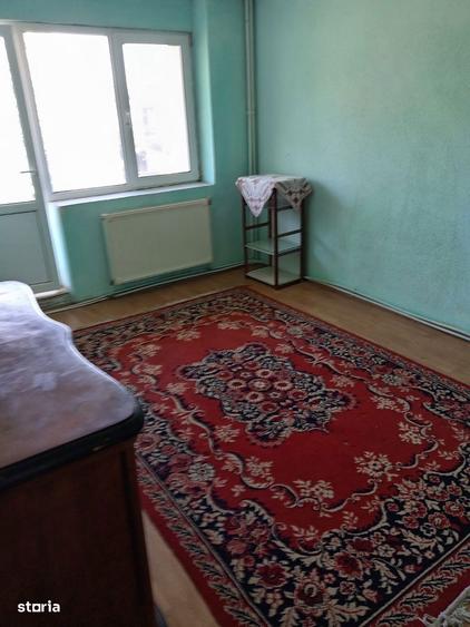 Apartament cu 3 camere decomandat în Gară
