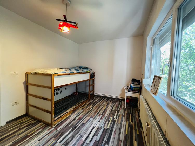 Apartament cu 2 camere semidecomandat, mobilat în Bogdăneștilor