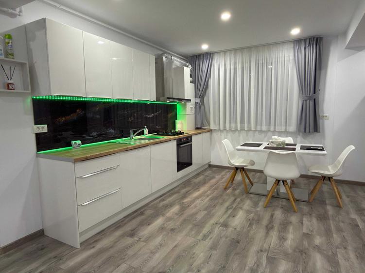 Apartament cu 2 camere decomandat în Central