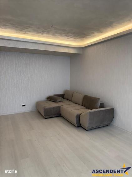 Apartament cu 2 camere decomandat în Tractorul