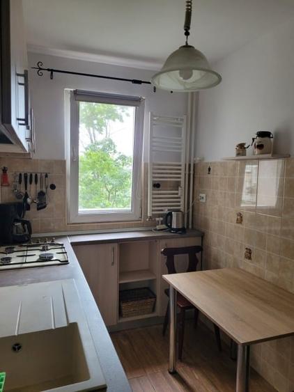 Apartament cu 2 camere decomandat, mobilat în Drumul Taberei