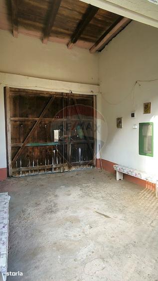 Casă cu 4 camere cu Teren 1084 Mp în Vale