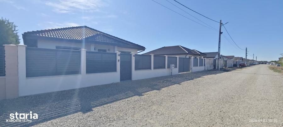 Casă cu 3 camere cu Teren 590 Mp în Sântandrei