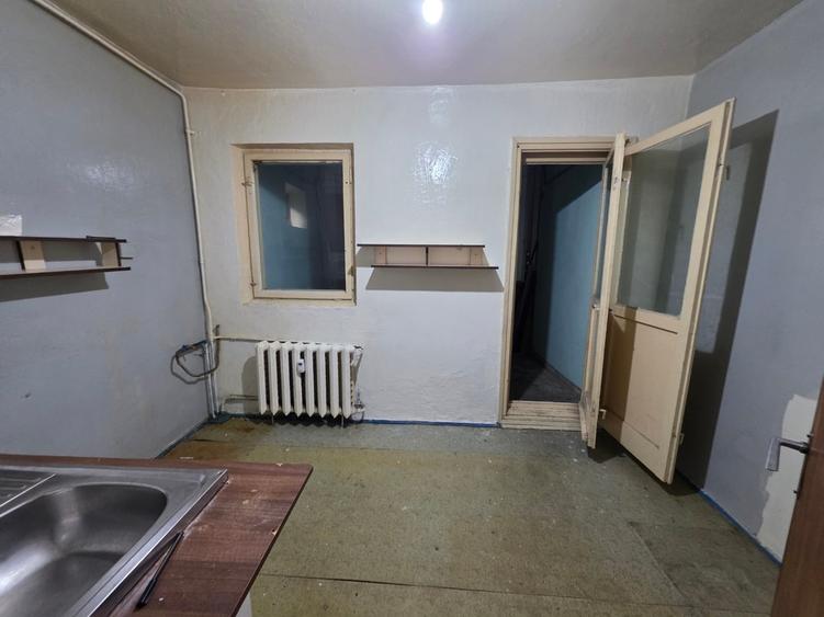Apartament cu 2 camere semidecomandat în 1 Decembrie 1918