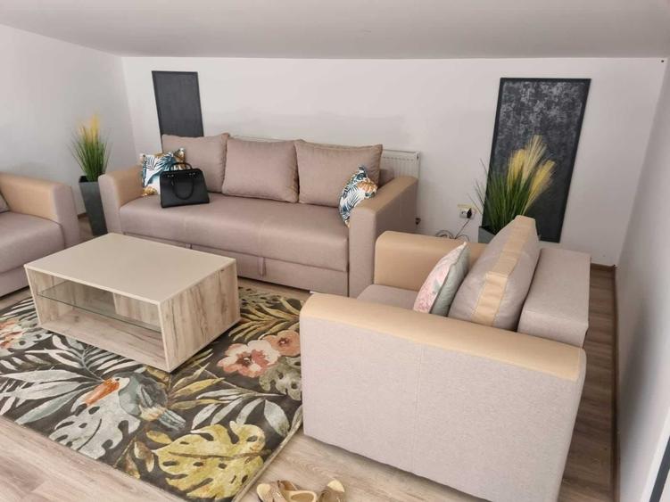 Apartament cu 4 camere decomandat în Deta
