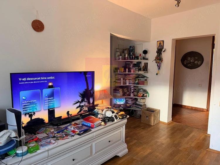 Apartament cu 3 camere decomandat în Nerva Traian