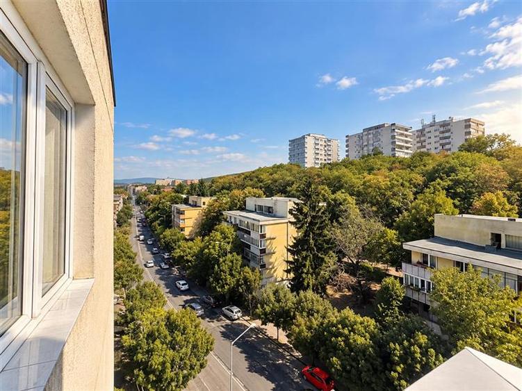 Apartament cu 2 camere decomandat în 7 Noiembrie