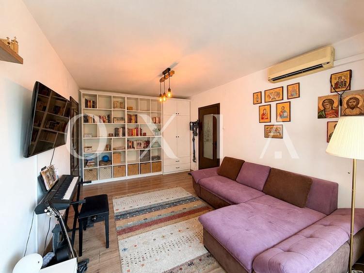 Apartament cu 3 camere semidecomandat, mobilat în Complex Studențesc