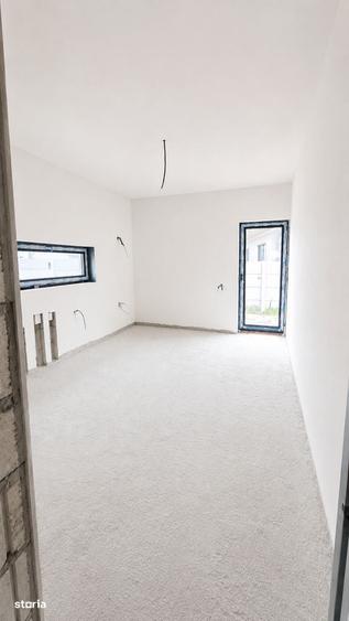 Casă cu 4 camere în Pantelimon