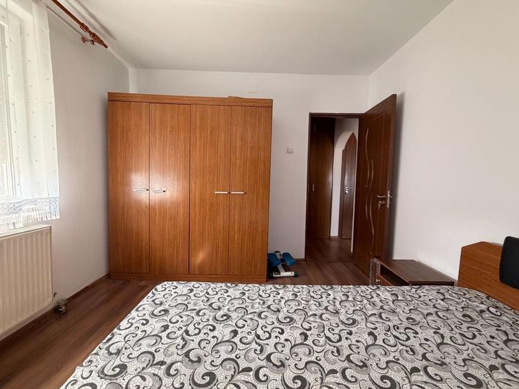 Apartament cu 3 camere în Crângași