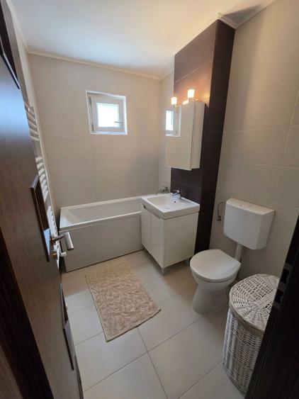 Apartament cu 4 camere decomandat în Tomis Nord