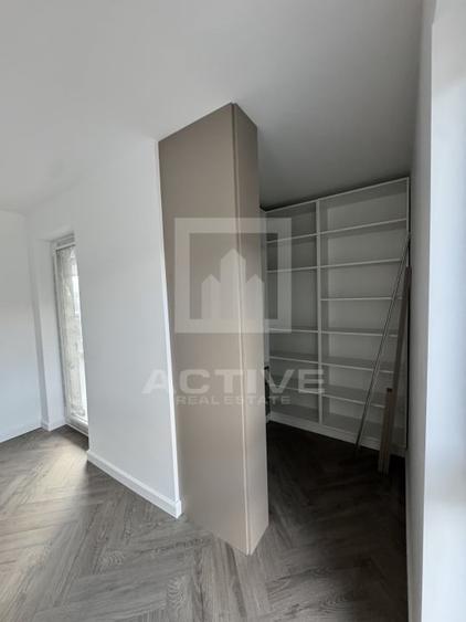 Apartament cu 3 camere semidecomandat, mobilat în Sopor
