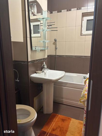 Apartament cu 3 camere decomandat în Tineretului