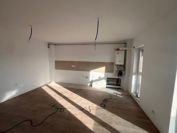 Apartament cu 2 camere semidecomandat în Florești