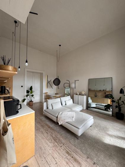 Apartament cu 2 camere semidecomandat, mobilat în Central