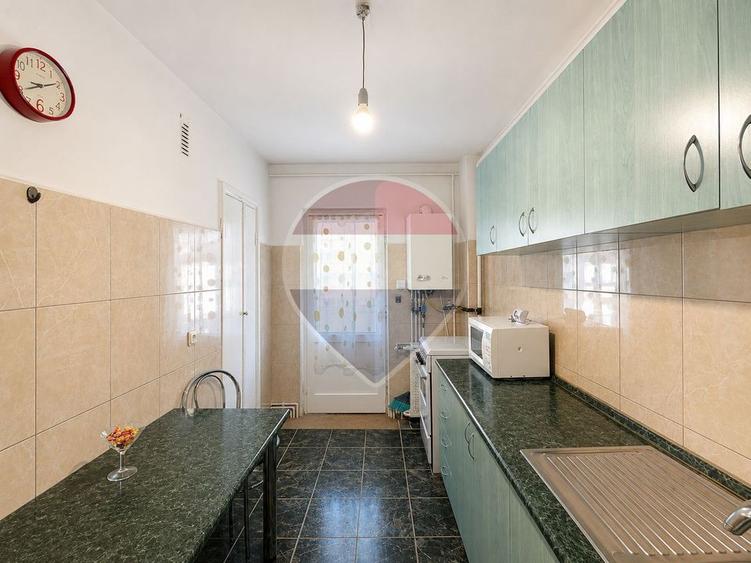 Apartament cu 3 camere în Răcădău