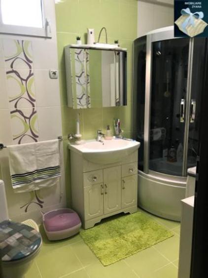 Apartament cu 3 camere decomandat în Dămăroaia