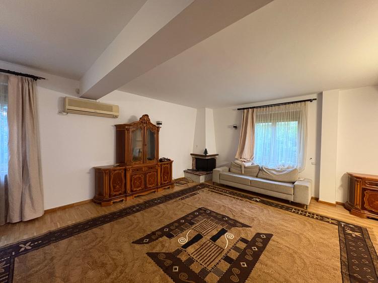 Casă cu 4 camere cu Garaj în Pipera