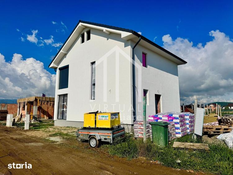 Casă cu 4 camere cu Teren 310 Mp în Cristian