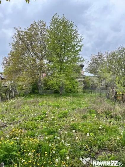 Casă cu 2 camere cu Teren 714 Mp în Siret